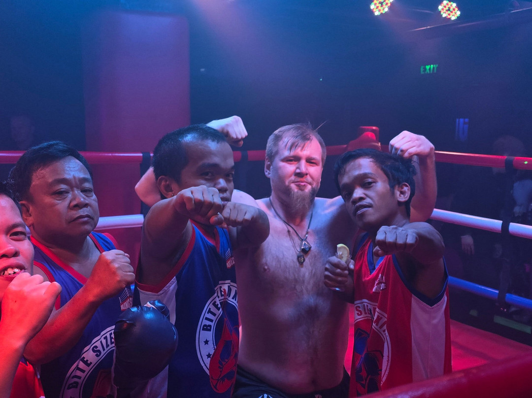 Makati : Music Clubs, Rooftops, and Go Go Bars Nightlife Tour-马卡蒂必去景点