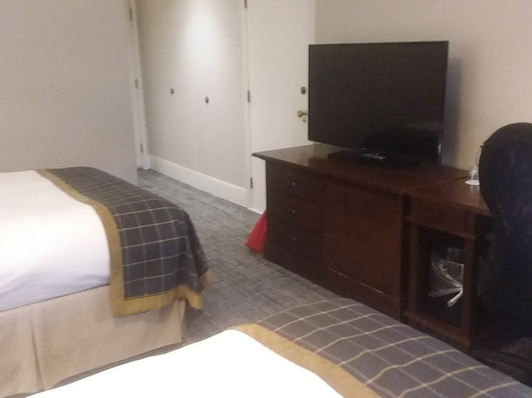 Pillar and Post主图