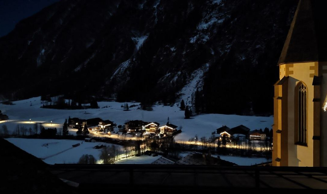 格罗纳霍夫酒店主图