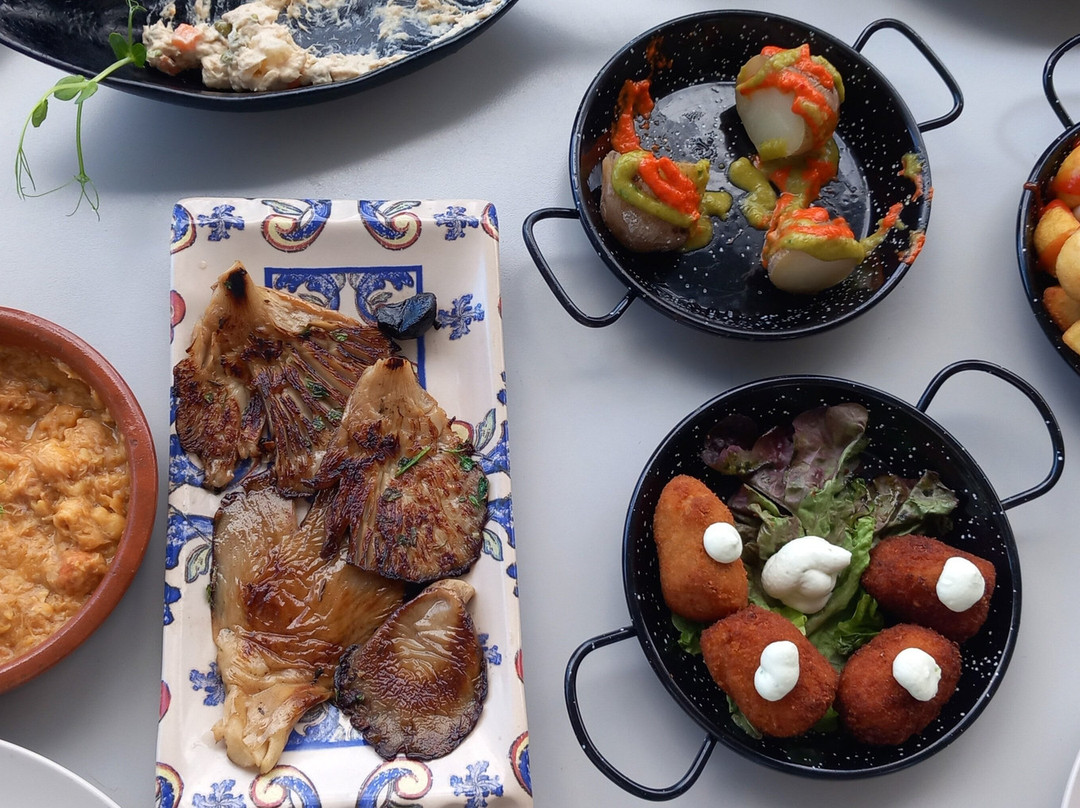 Tapas Emporium-Playa Paraiso必去景点