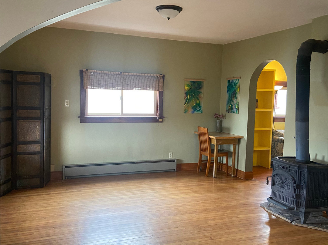 Alameda's Hot Springs主图