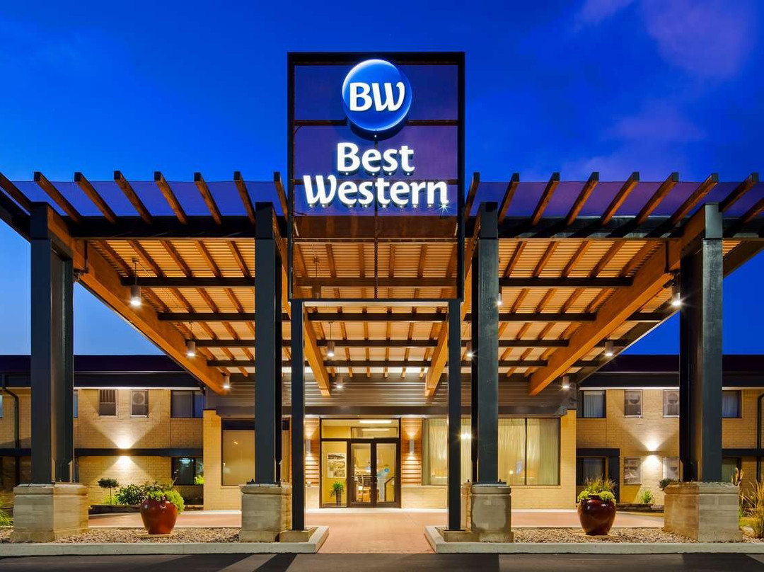 Best Western West Towne Suites