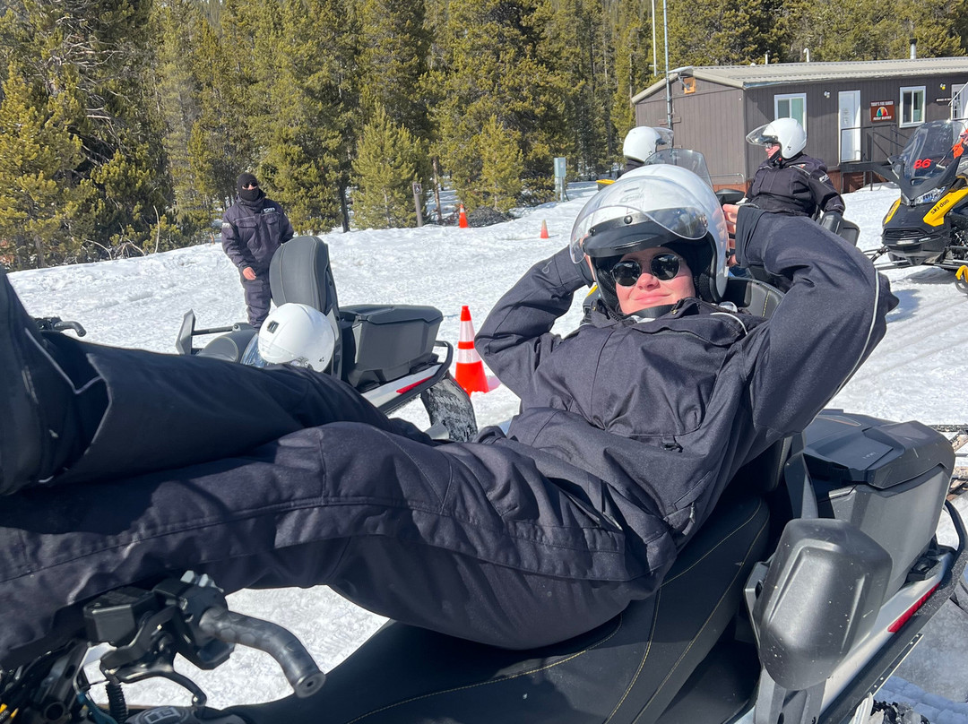 Two Top Snowmobile Rentals and Tours-西黄石镇必去景点