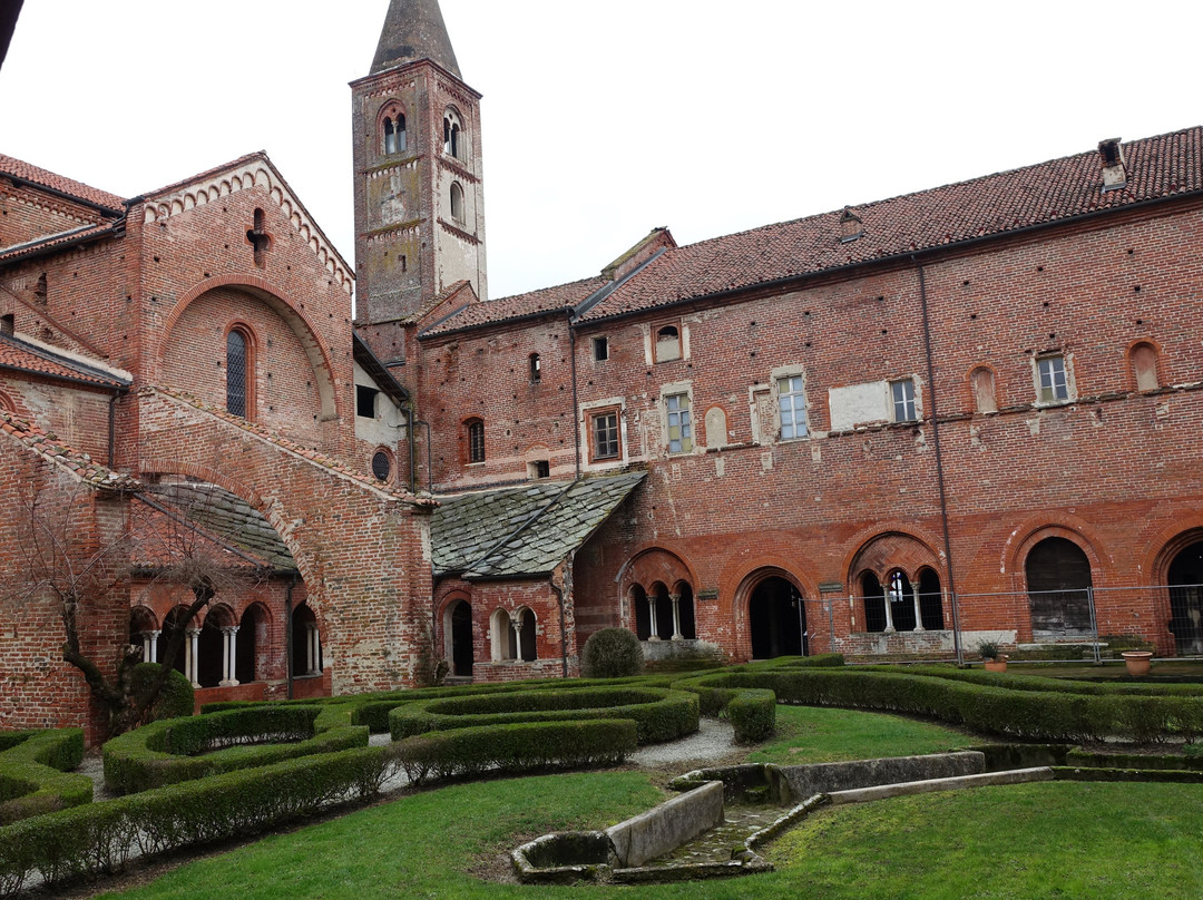 Abbazia di Santa Maria di Staffarda-Staffarda必去景点