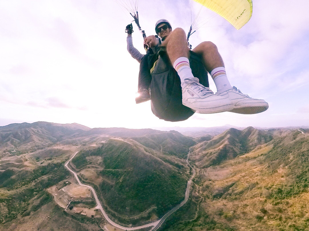 Skylancing Lombok Paragliding-Praya必去景点