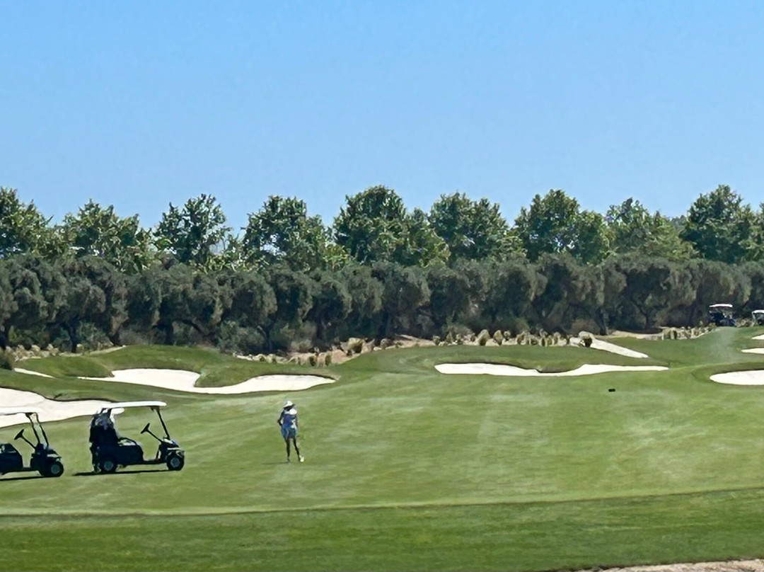 Infinitum Golf Hills-萨洛必去景点