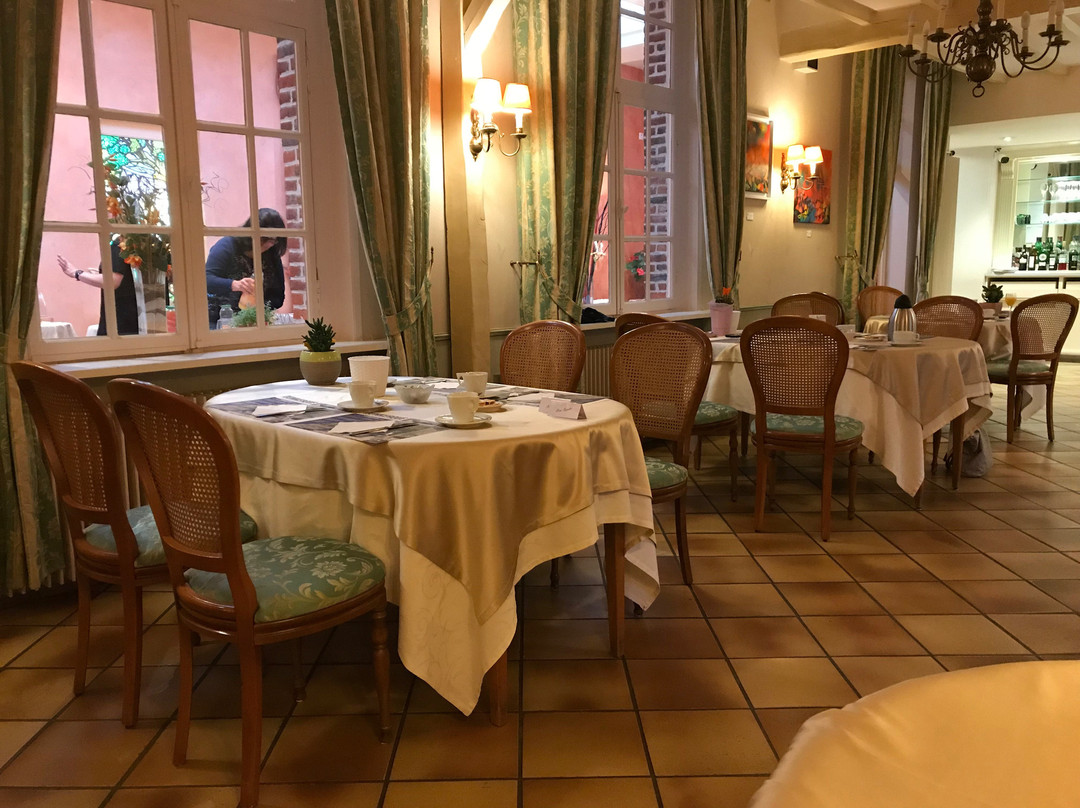 Logis Hostellerie Saint Louis主图