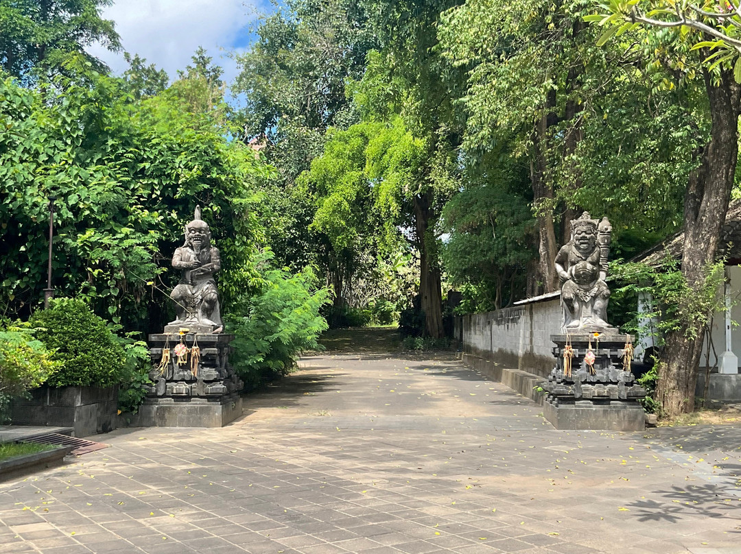 Dalem Kahyangan Temple-勒吉安必去景点