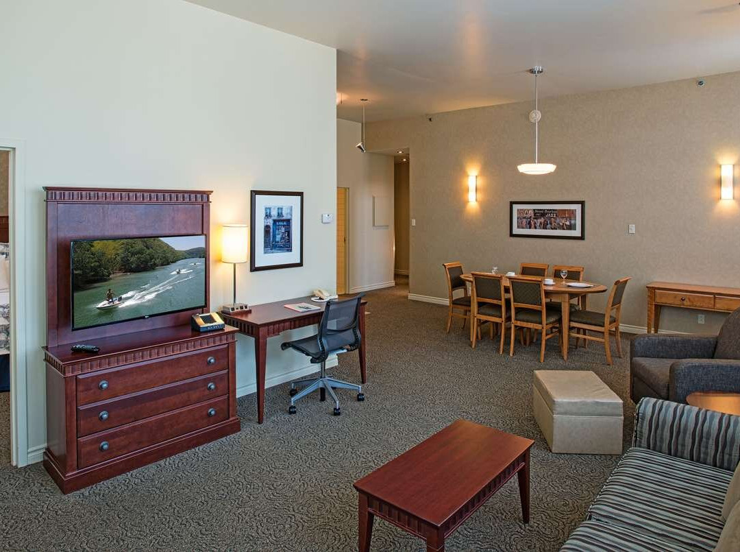 菲利普斯乐广场及套房酒店