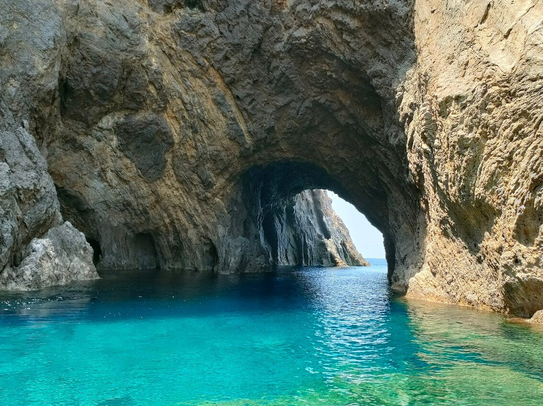 Il Fauno - Motobarca-Ponza Island必去景点