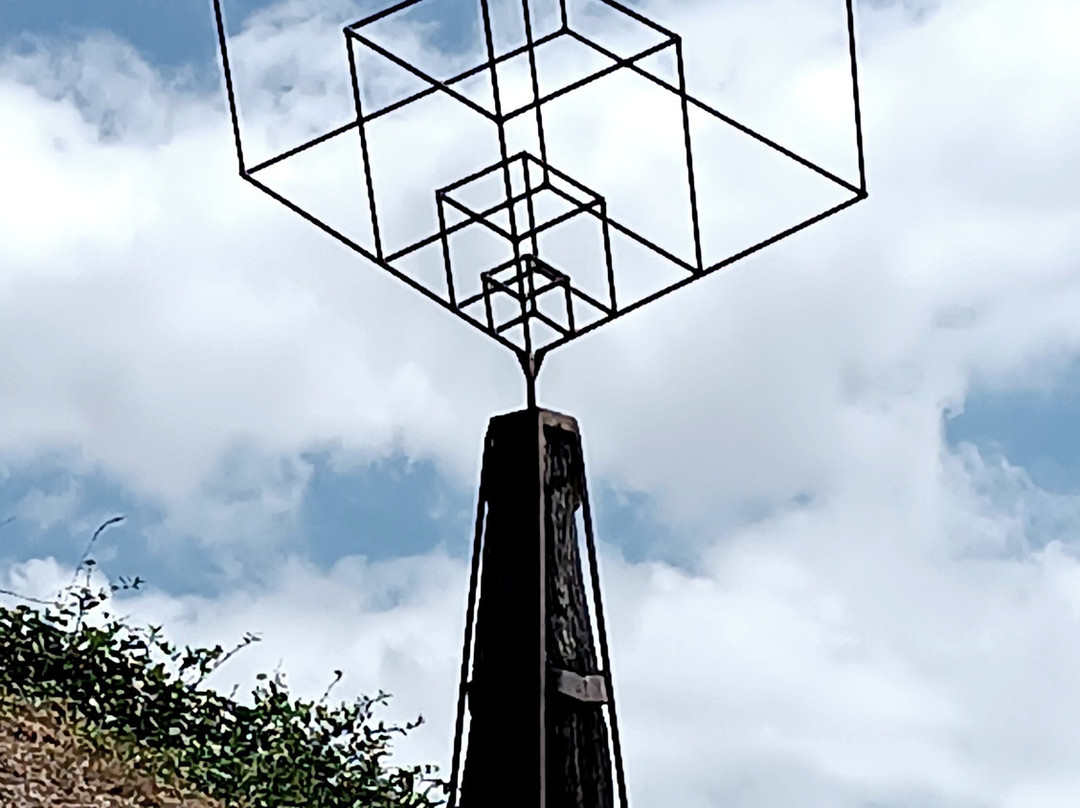 Escultura «estructura Extensible»-Candas必去景点