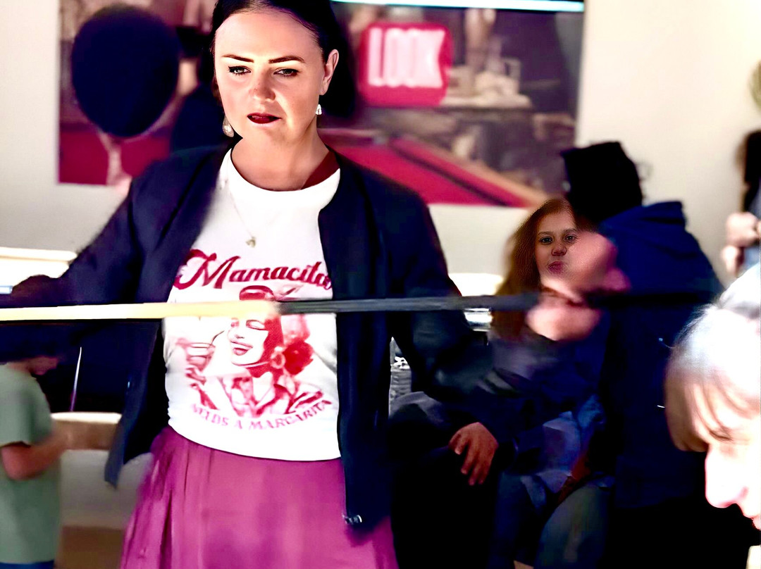 Look Cafe & Billiards Bar