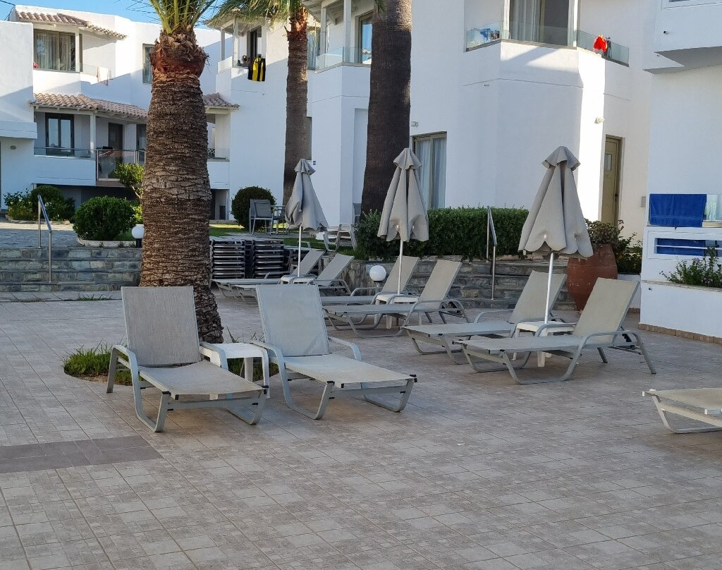 Apladas Apartments主图