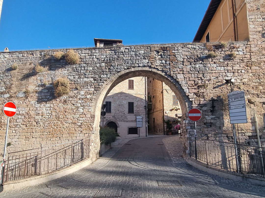 Porta Consolare-Spello必去景点