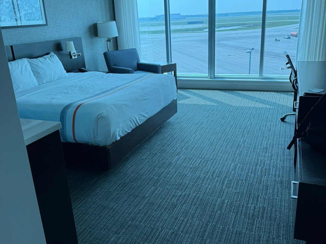 The Grand Winnipeg Airport Hotel by Lakeview主图