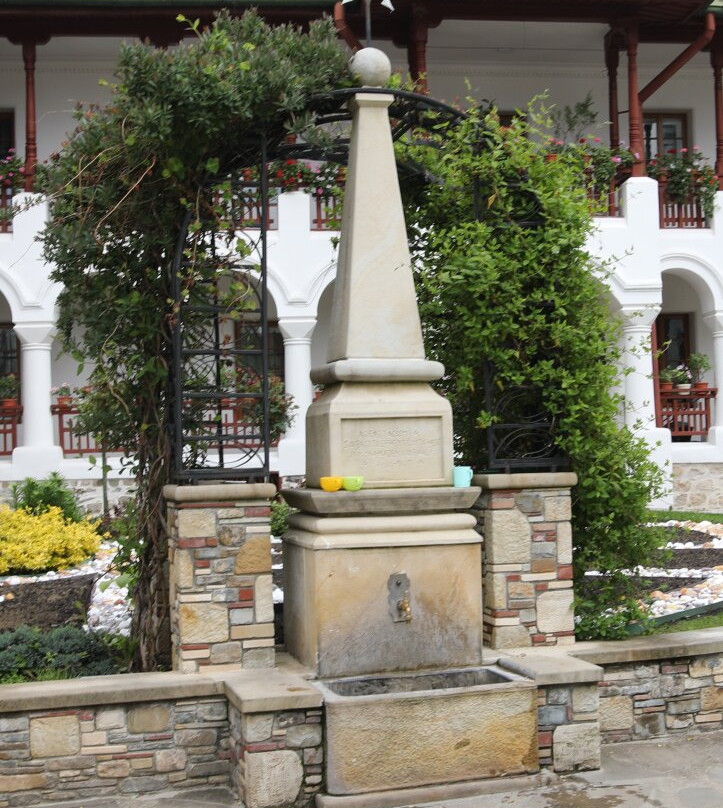 Cloître Du Monastère D'agapia-Agapia必去景点