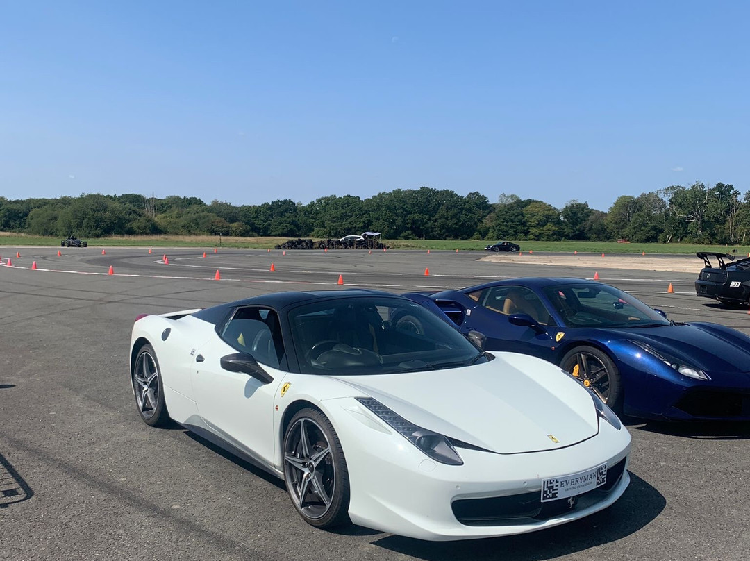 Everyman Racing Dunsfold Aerodrome-Cranleigh必去景点