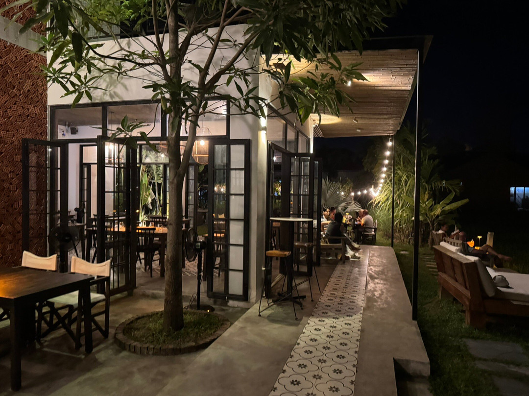 Tok. Bar And Restaurant