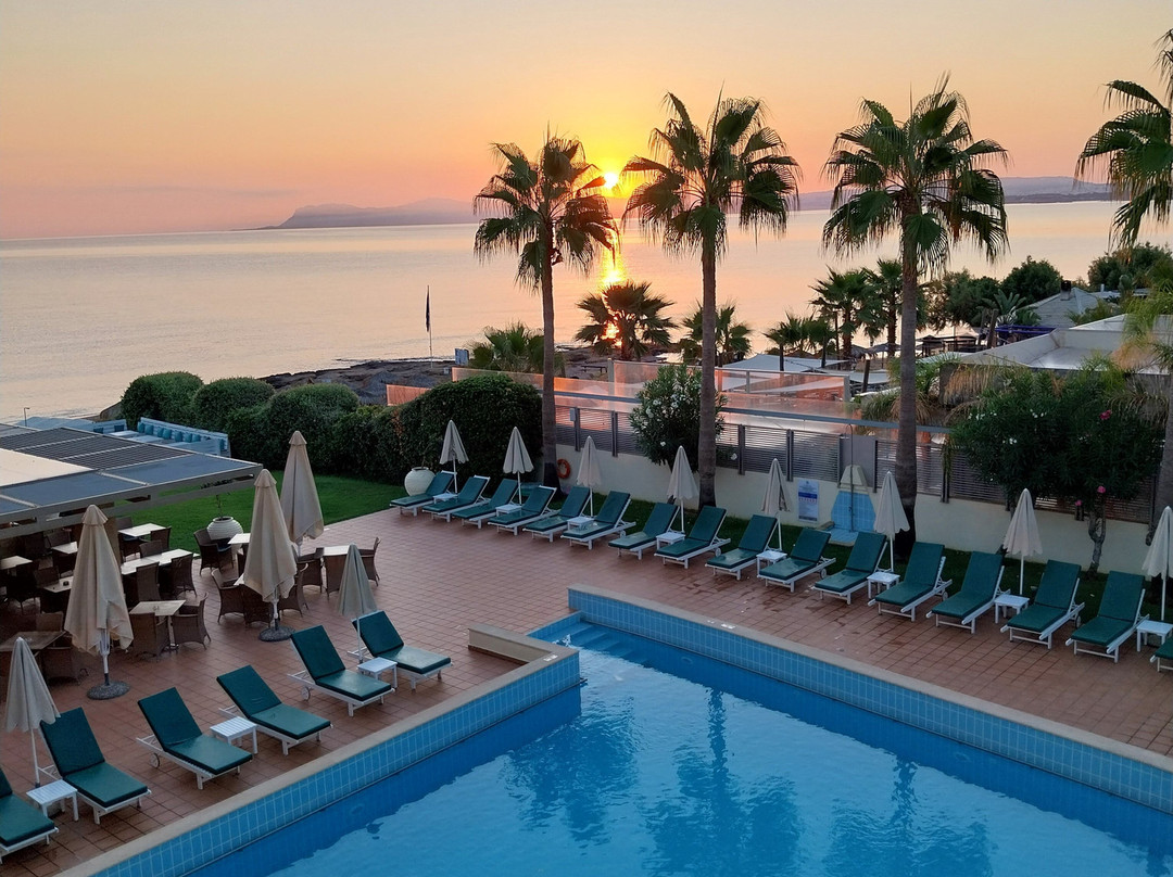 圣滨海广场酒店主图