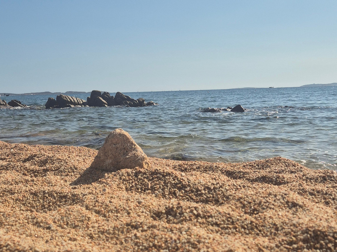 Spiaggia Le Piscine-Cannigione必去景点