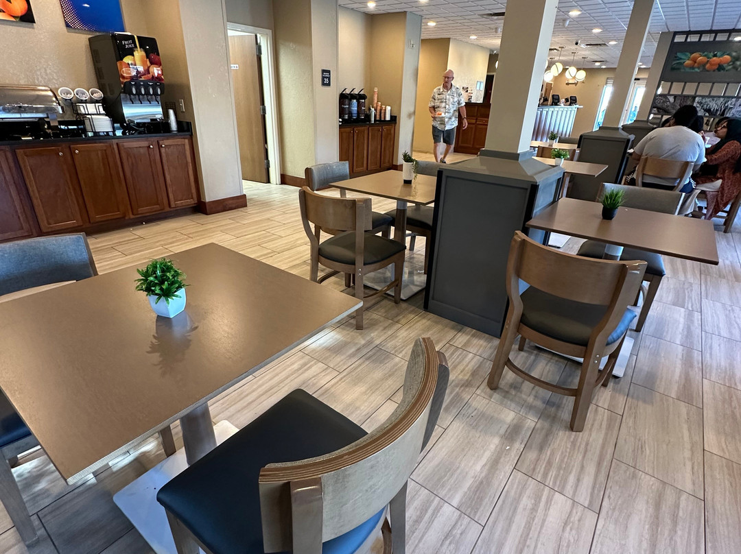 Comfort Inn & Suites主图