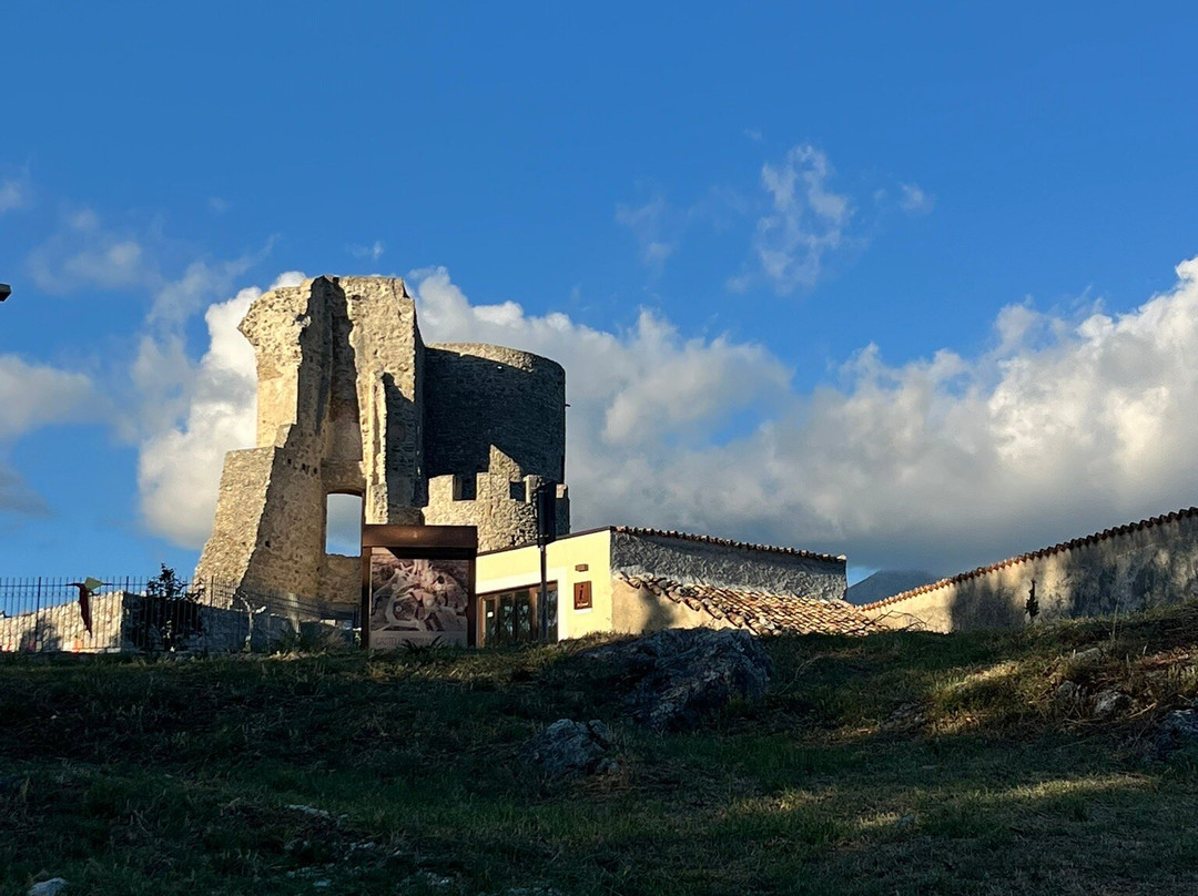 Castello di Morano Calabro-Morano Calabro必去景点