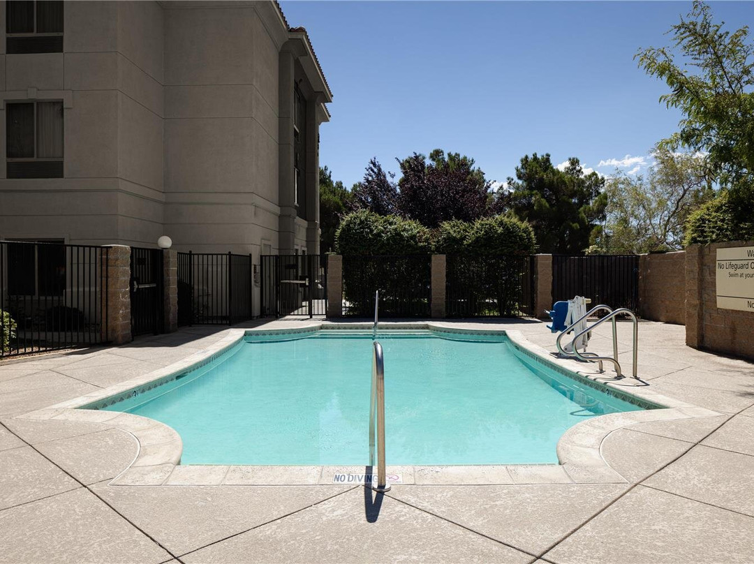 Hampton Inn & Suites Palmdale主图