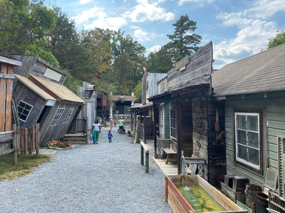 Dinosaur Kingdom II-天然桥必去景点