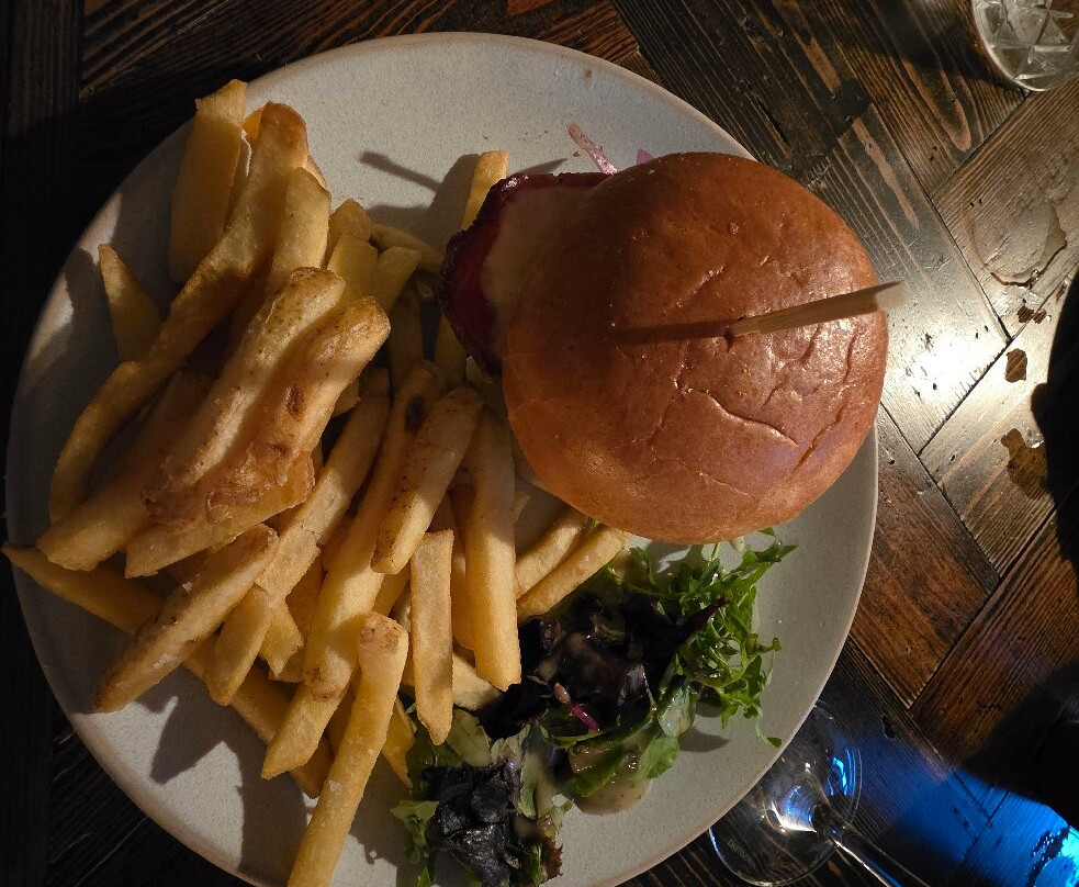 The White Lion主图