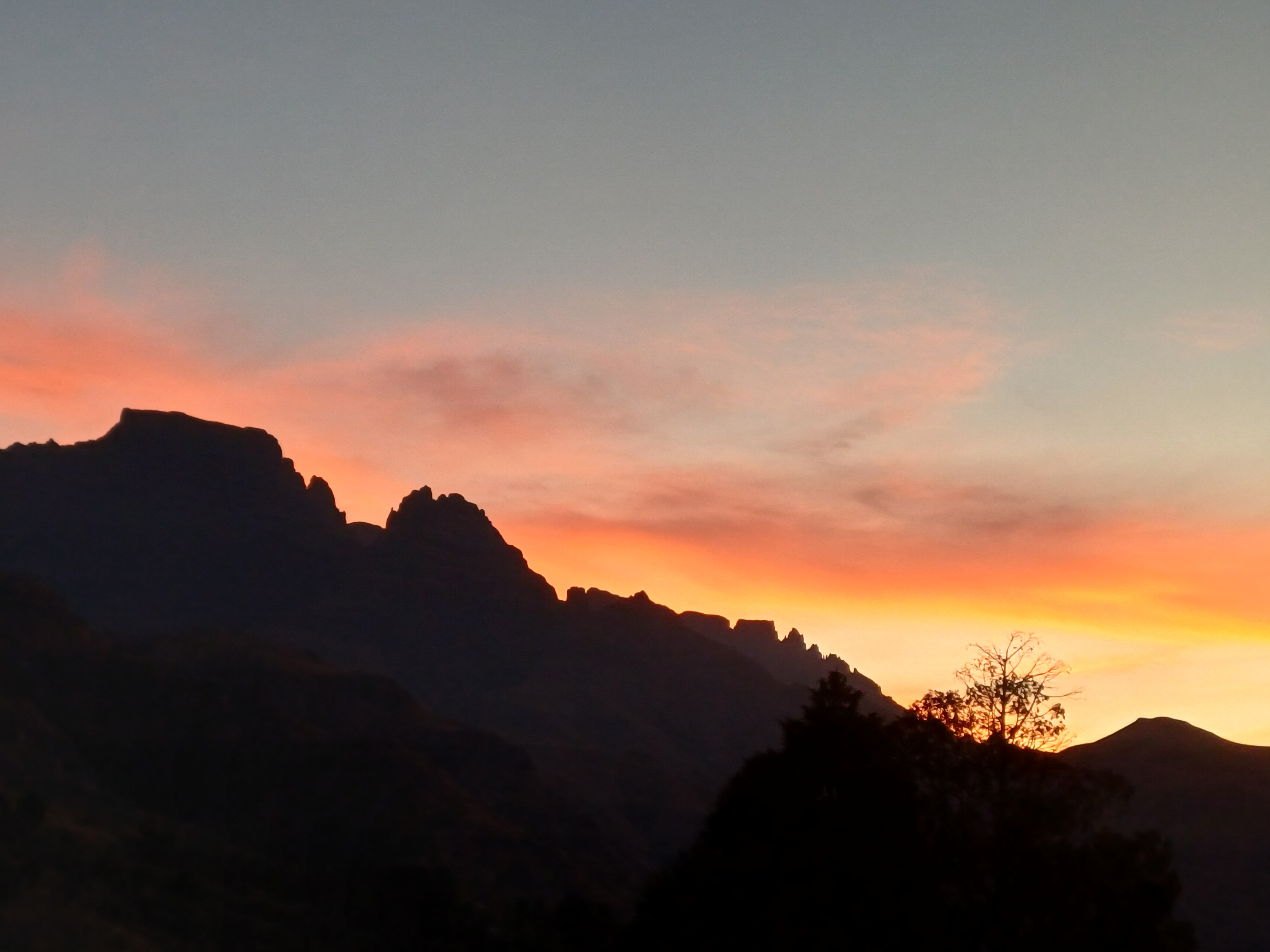 Champagne Castle Hotel-官方