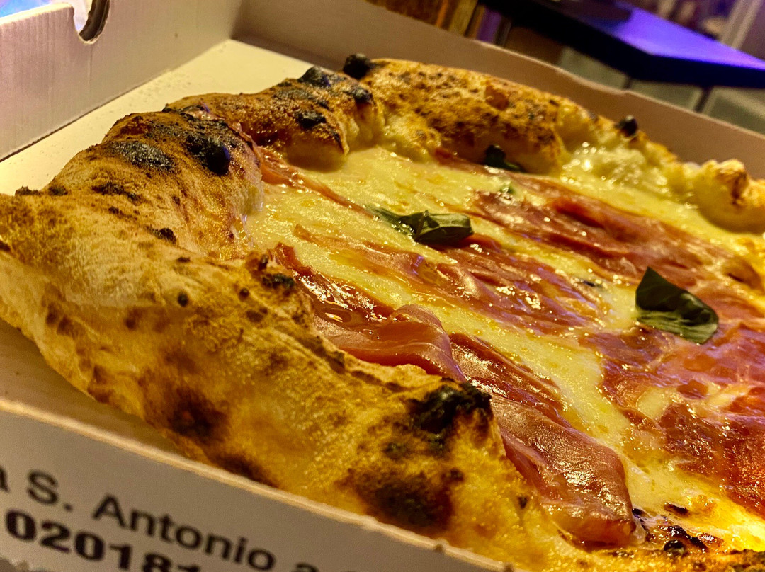 Pizzeria Trattoria La Taverna Del Re A Capodimonte