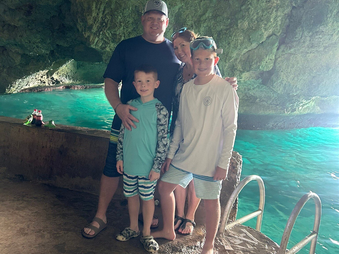 Joseph's Cave-West End必去景点