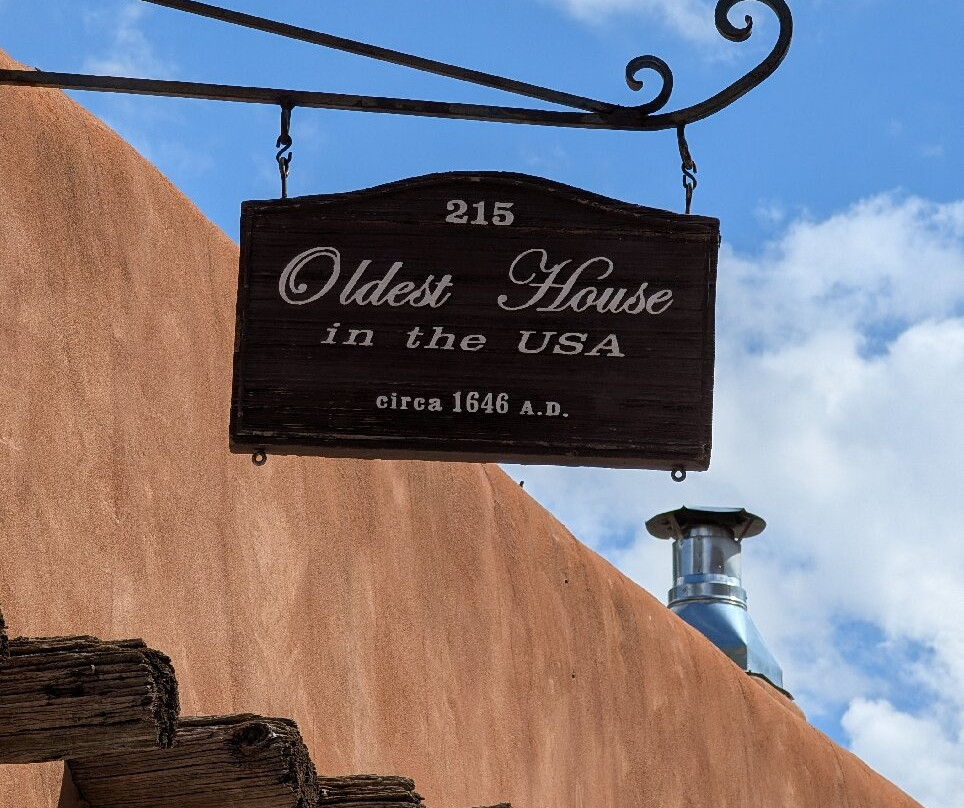 阿西西圣法兰西斯大教堂-圣菲必去景点