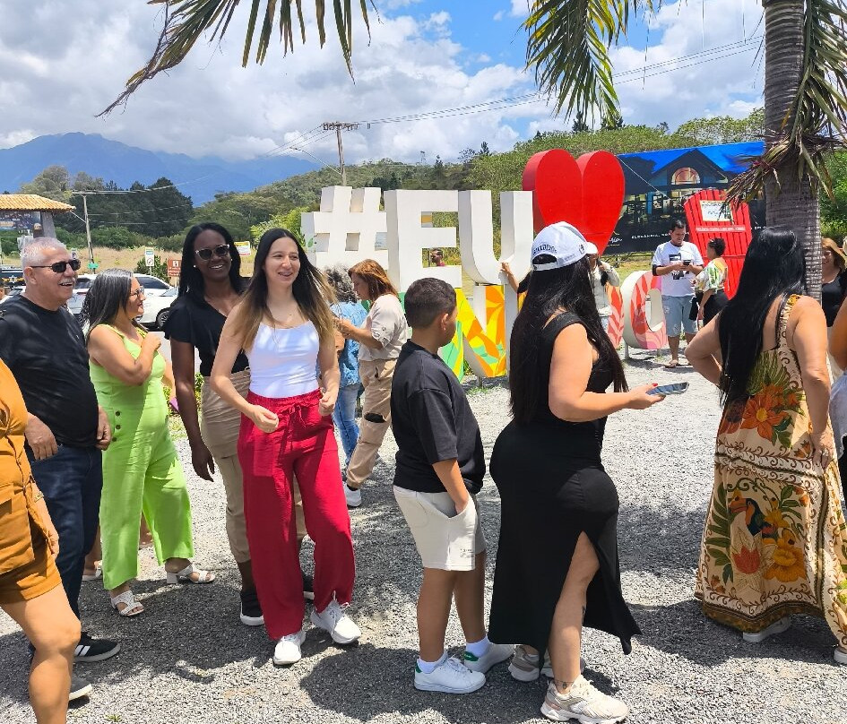 Deus Waterfall-Penedo必去景点