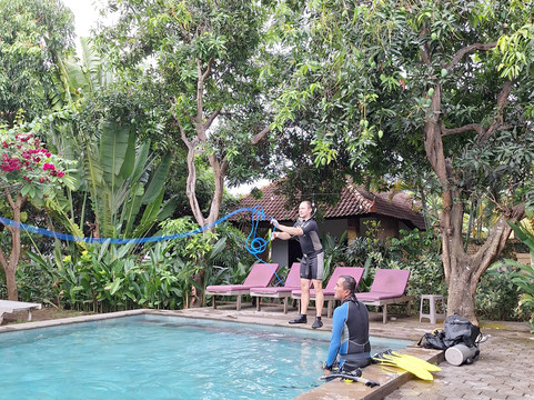 Mydas Dive Center-佩母德兰必去景点