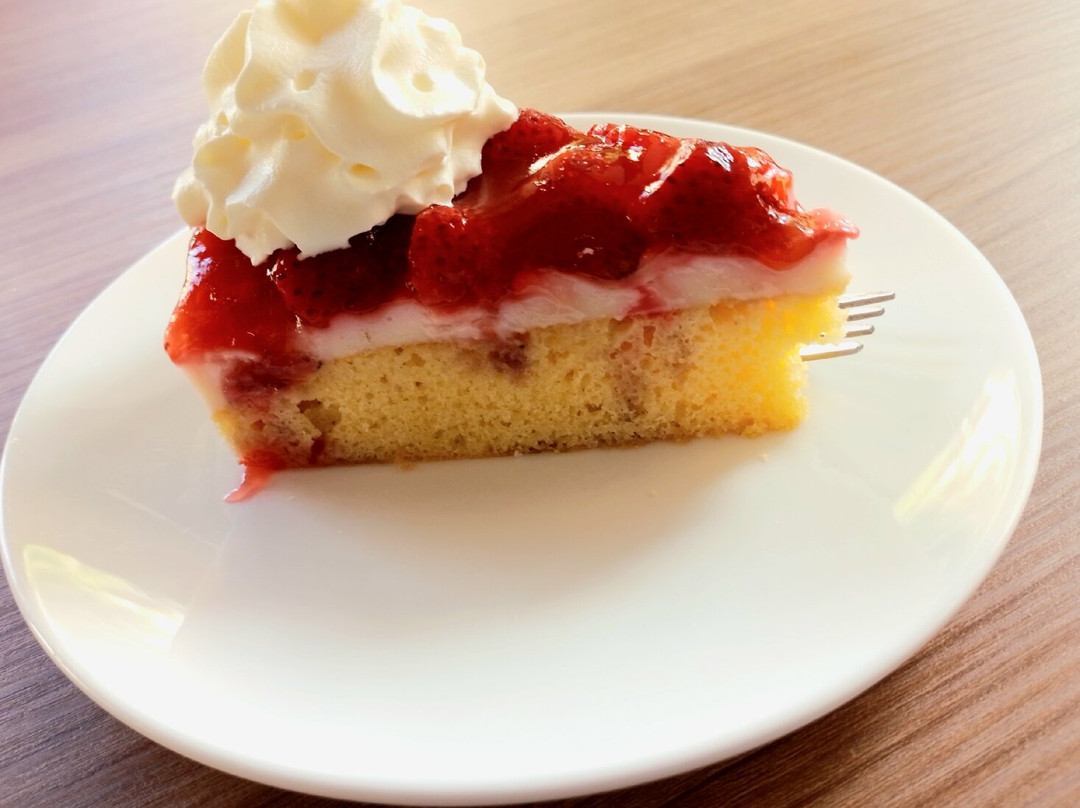 Yupa Salon With Coffee And Cake