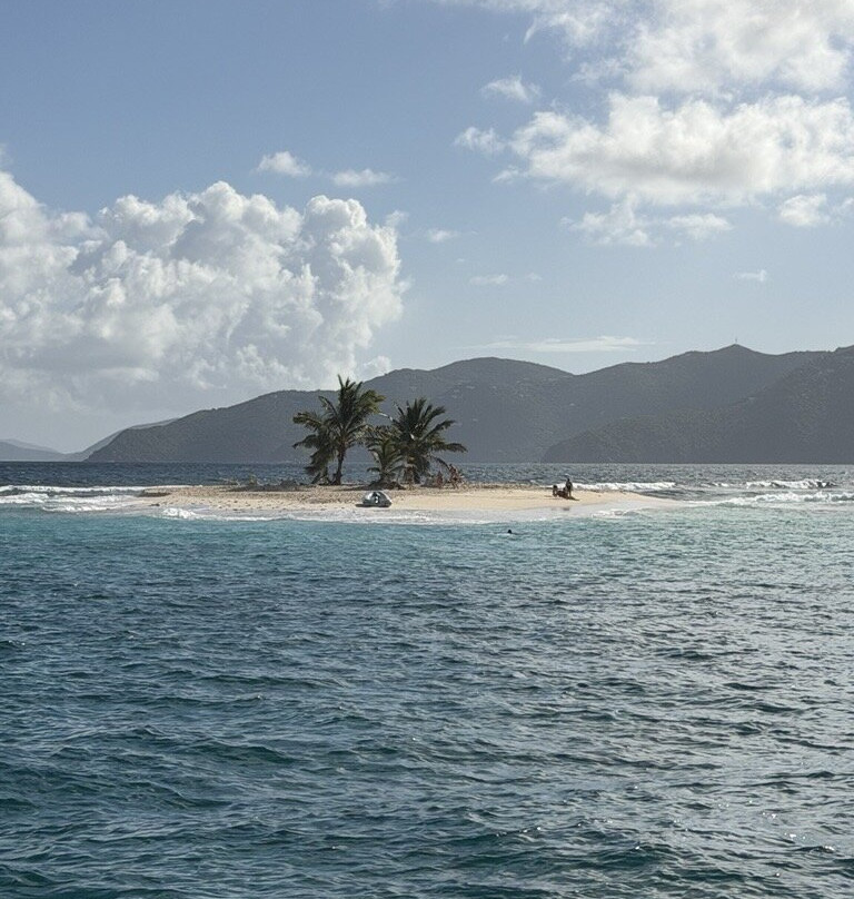 Voyage Charters-托土拉必去景点