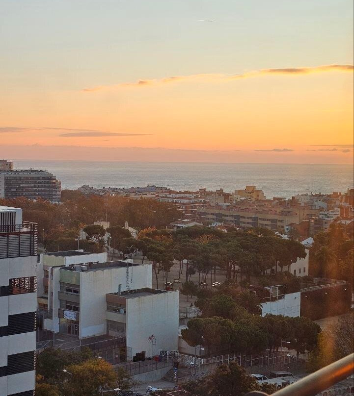 巴达洛纳拉斐尔酒店主图