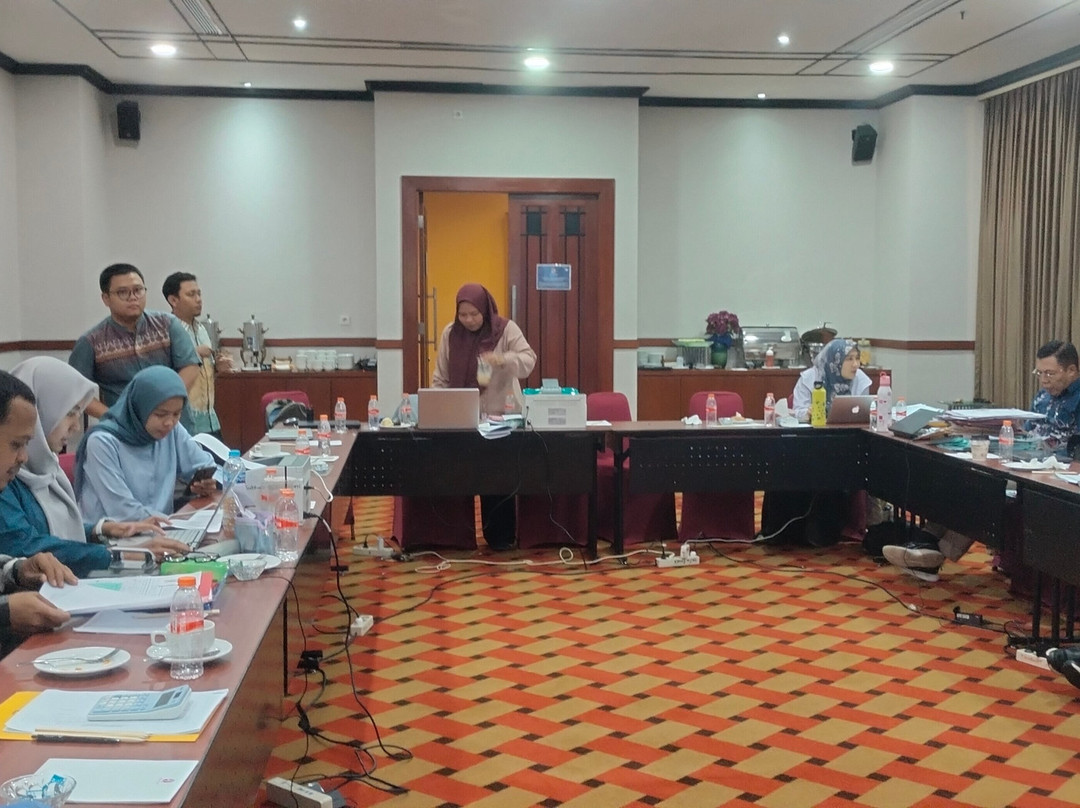 雷德托普酒店主图