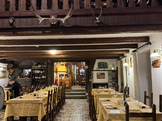 欧派斯酒店主图