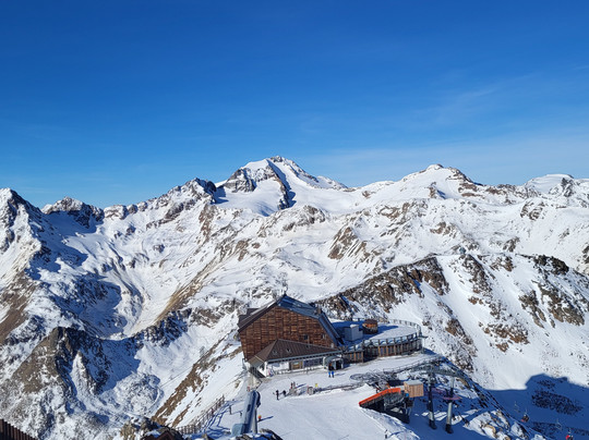 Glacier Hotel Grawand主图