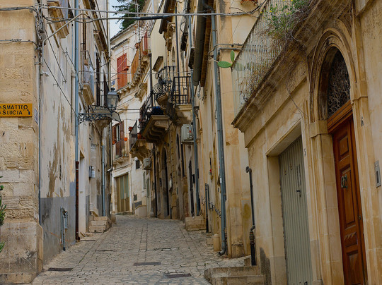 Palazzo Beneventano-希克利必去景点