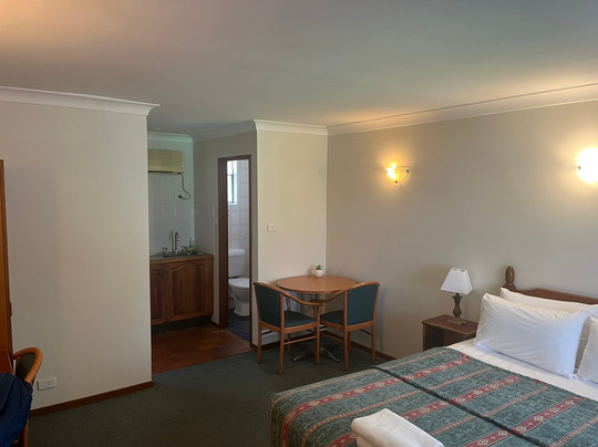 殖民地风格庭院摩托宾馆主图