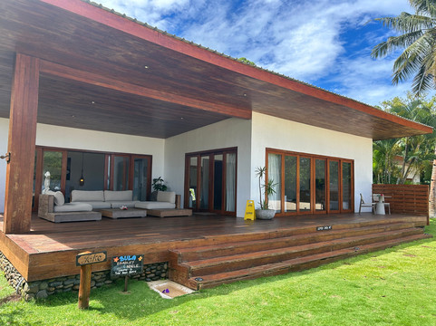 潮汐河段度假酒店主图