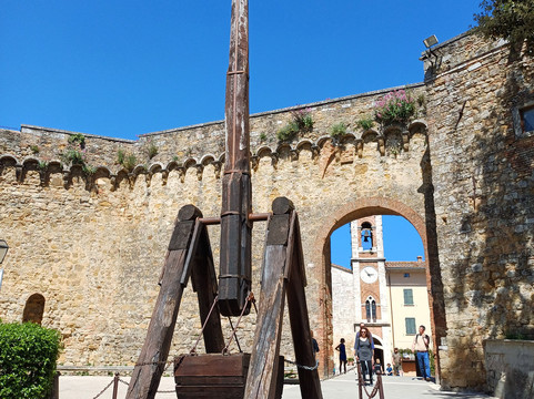 Mura castellane-圣奎里科多尔恰必去景点