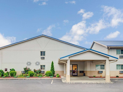 温德姆速8酒店印第安纳波利斯/埃默森大道主图