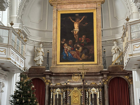 Pfarrkirche St. Quirinus-泰根塞必去景点