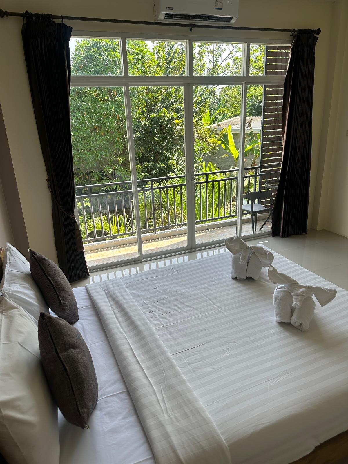 普吉岛斯努兹酒店-免费接送至邦荣码头-客卧