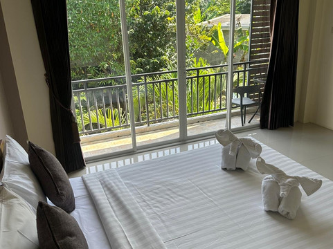 普吉岛斯努兹酒店-免费接送至邦荣码头主图