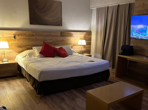 门多查莫德酒店主图